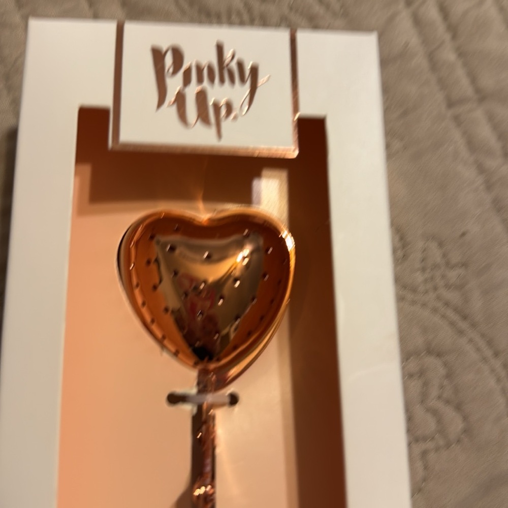 Pinky Up Rose Gold Heart Tea Infuser - Picture 6 of 6